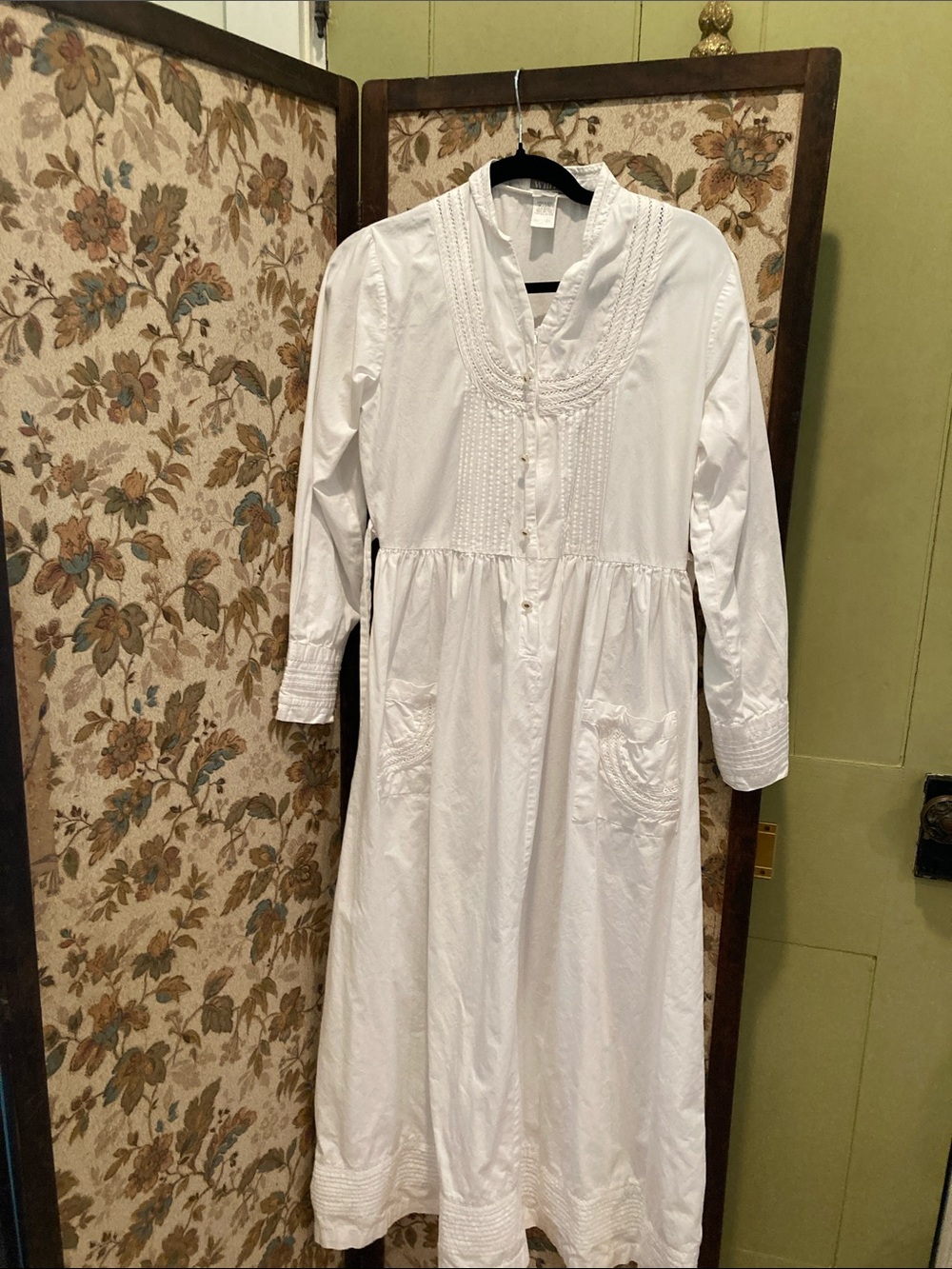 Dressed in whiteLong Sleeve women’s 100 % Cotton Dress
